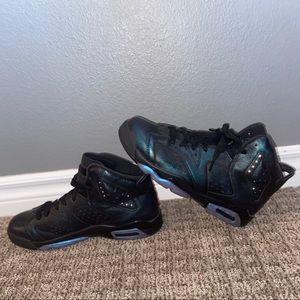 Nike Jordan 6 Retro Sneakers for Men, Size 6.5